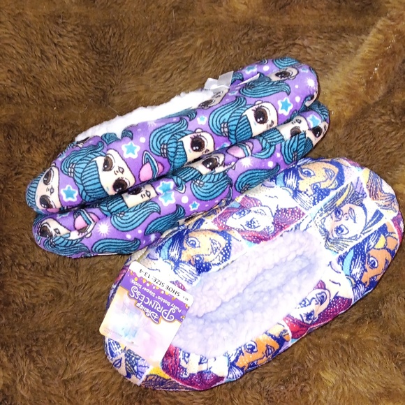 Fuzzy slipper socks lot - Picture 4 of 8